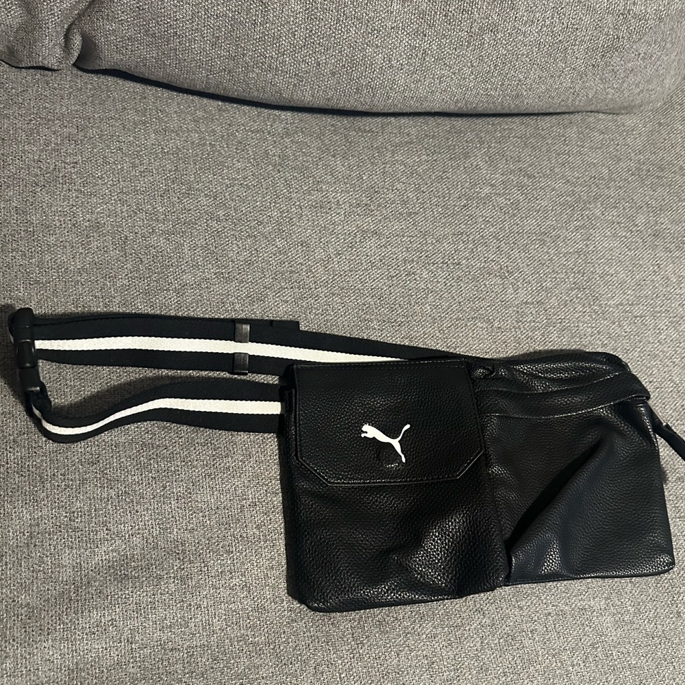 Like New Barely worn Super Cute Puma waist bag.